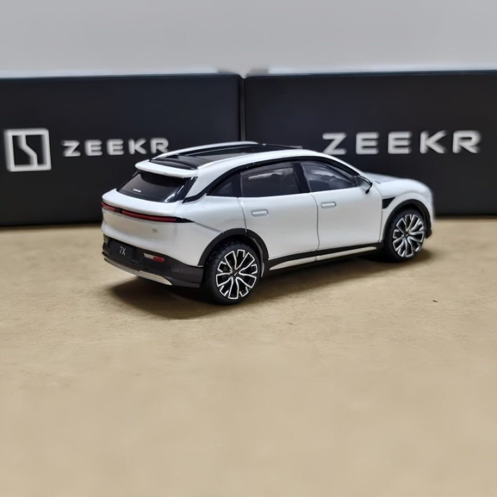 Zeekr 7X 1:64 Diecast Model Car