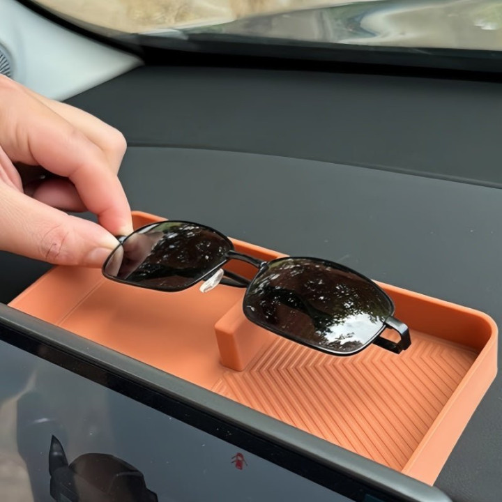 Dashboard Mounted Eyeglass Case for Leapmotor C10