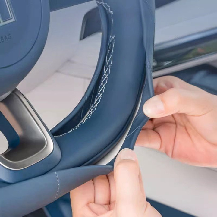 Premium Leather Steering Wheel Cover for Zeekr 7GT / 7X