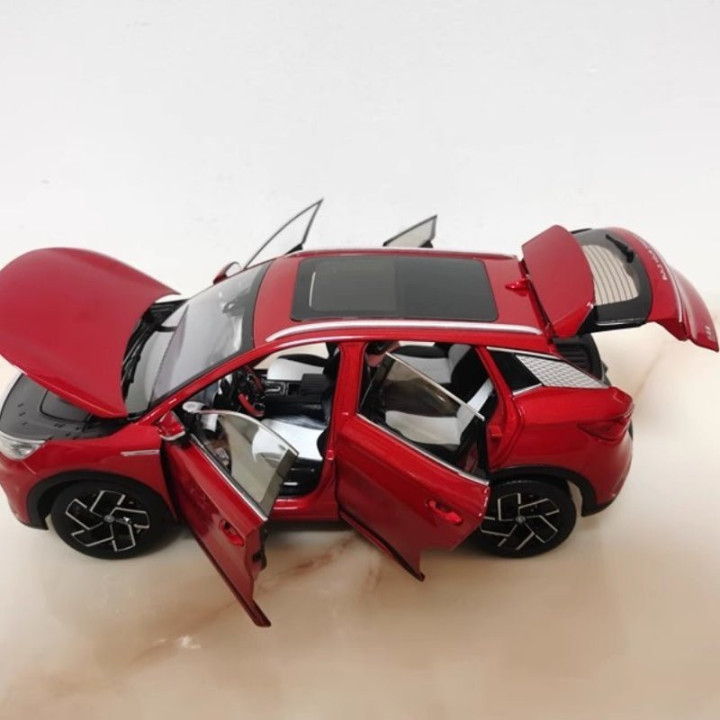 BYD Collector's Edition 1:18 Alloy Model