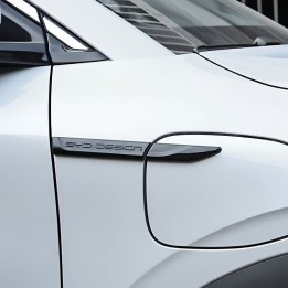 Emblematy boczne wing do BYD Atto 3