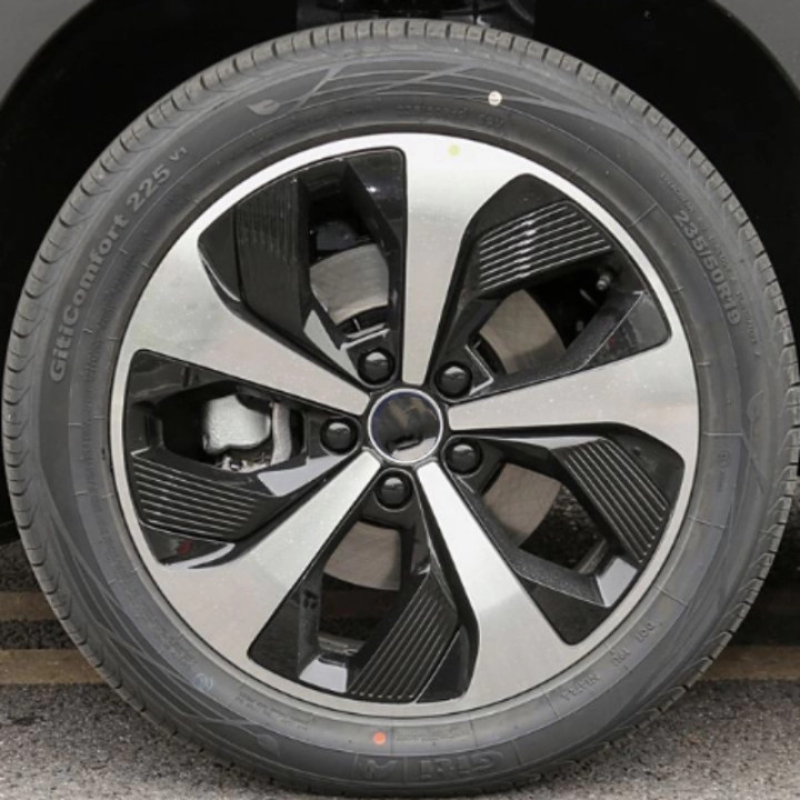 Oryginalne koło 19 cali z oponą do BYD Seal U