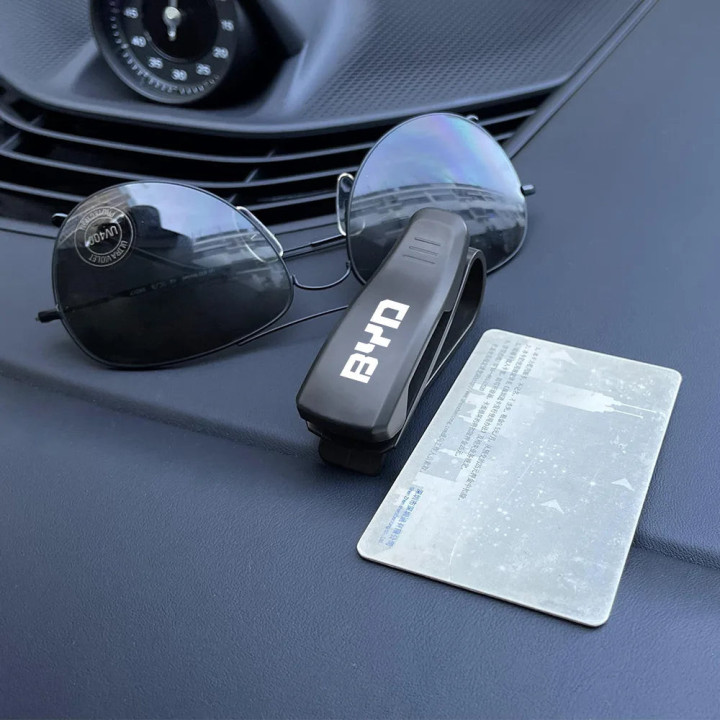 Uchwyt na okulary do osłony przeciwsłonecznej – BYD i Denza D9 – zdjęcie 2