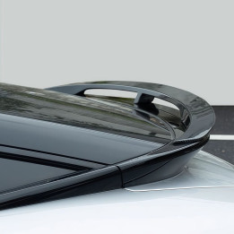 Tylny spoiler w wersji Carbon Fiber lub Glossy Black do Xpeng P7