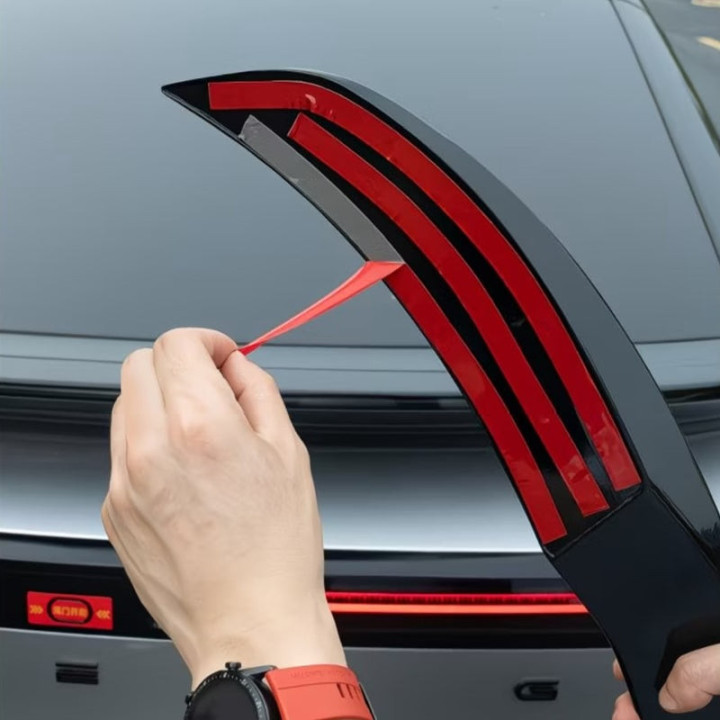 Tylny spoiler w wersji Carbon Fiber lub Glossy Black do Xpeng P7 – zdjęcie 6