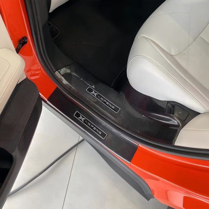 Nakładki ochronne w stylu carbon do drzwi Xpeng G6 – zdjęcie 2
